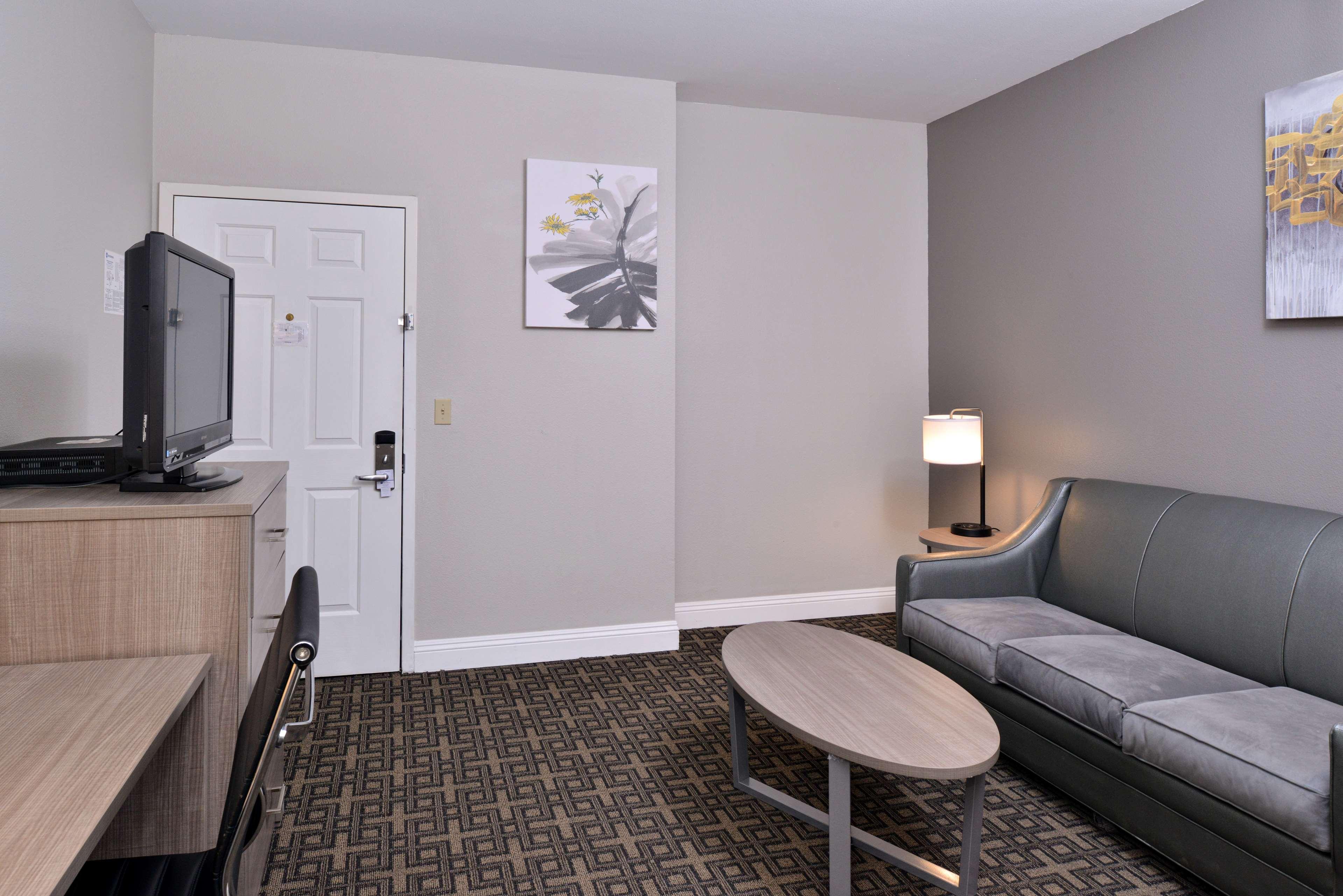 Best Western Kettleman City Inn & Suites Exterior photo