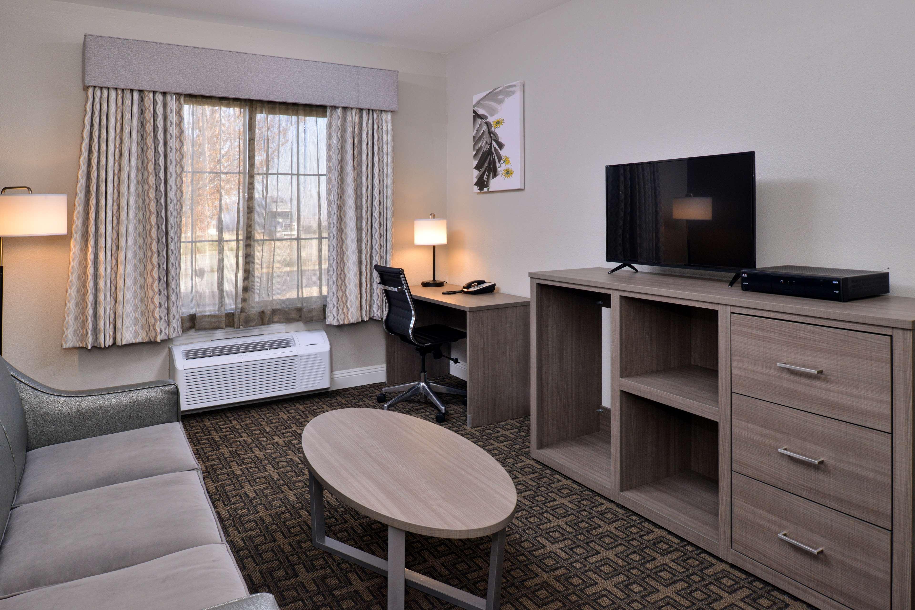 Best Western Kettleman City Inn & Suites Exterior photo